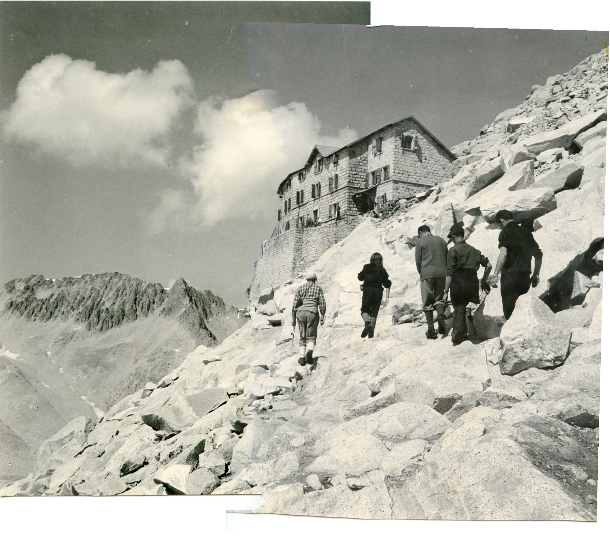 Rifugio ai Caduti dell'Adamello